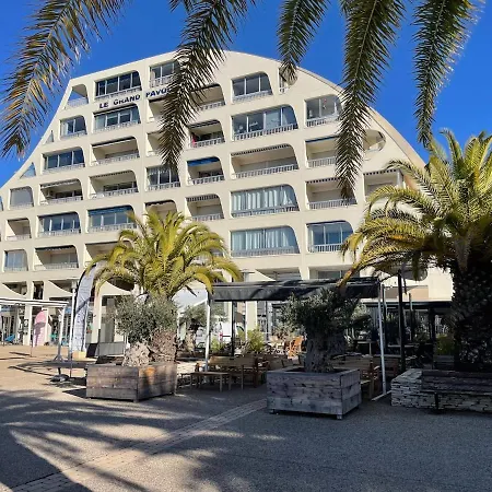 Studio Renove - Balcon, Parking & Velos Inclus